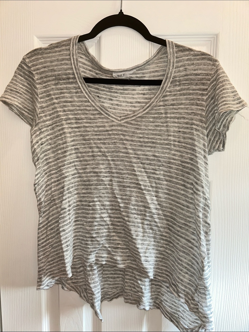 Wilt Gray & White Striped V-Neck Short Sleeve Tee 100% Linen XS High Low Hem
